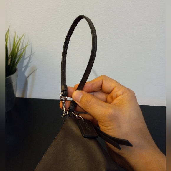 Coach wristlet - Picture 5 of 13